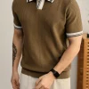 Herren-Polohemd aus Strick mit kontrastierendem Kragen