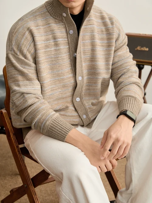 Alternative Sichtweise auf Men's Retro Striped Stand-Collar Knitted Cardigan, Loose Casual Button Jacket for Autumn and Winter