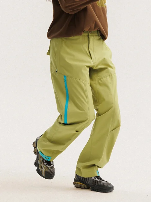 Autre point de vue sur le principe Men's Functional Outdoor Pants - Loose Cuffed Workwear Trousers with Zipper Accents for Commute & Casual Wear