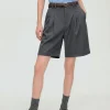 Luxury British Pleated Knee-Length Men's Shorts Wholesale Supplier
