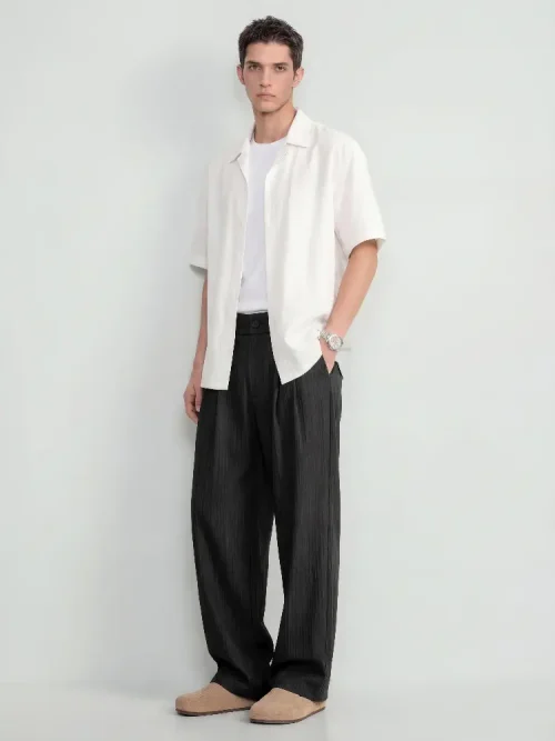 Usine de vente en gros de pantalons pour hommes à jambes larges, plissés et infroissables