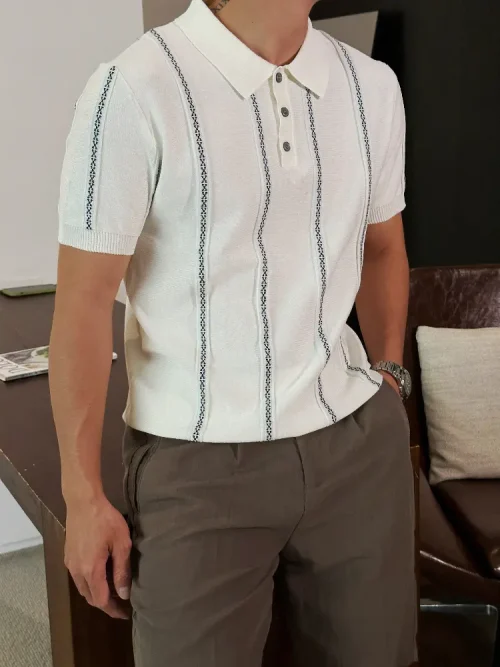 Herren-Polohemd aus Strick mit vertikalem Jacquard-Muster und kurzen Ärmeln